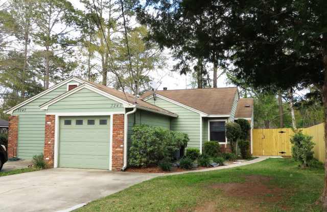 2 Bedroom for rent January 2026 in NE Tallahassee with garage/ privacy fenced yard $1325 per month - 3245 Albert Drive, Tallahassee, FL 32309