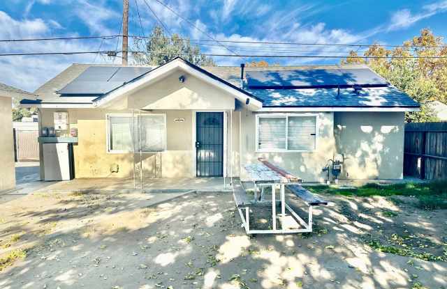 2/2 With Bonus Room - 3351 East Lyell Avenue, Fresno, CA 93702