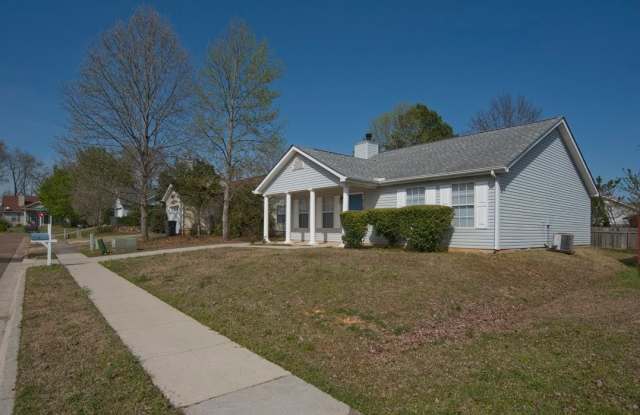 Beautiful 3 Bedroom 2 Bath Home in the Heart of Madison! AVAILABLE 9/15/2025 photos photos