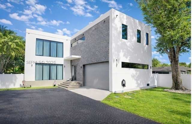 4031 SW 54th Ct Gallery 1