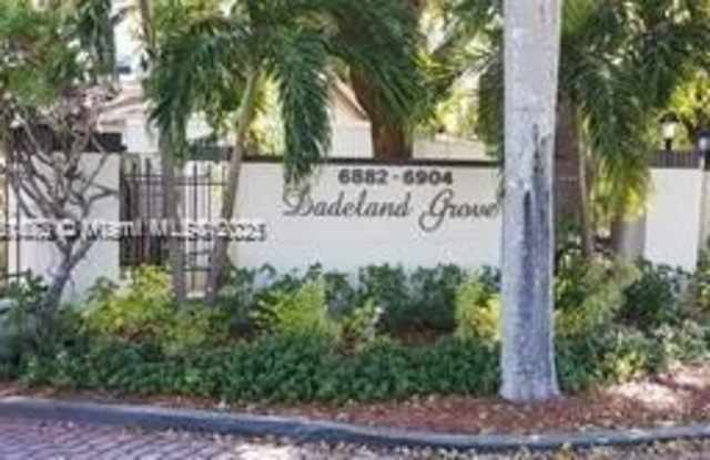 6884 N Kendall Dr - 6884 North Kendall Drive, Pinecrest, FL 33156