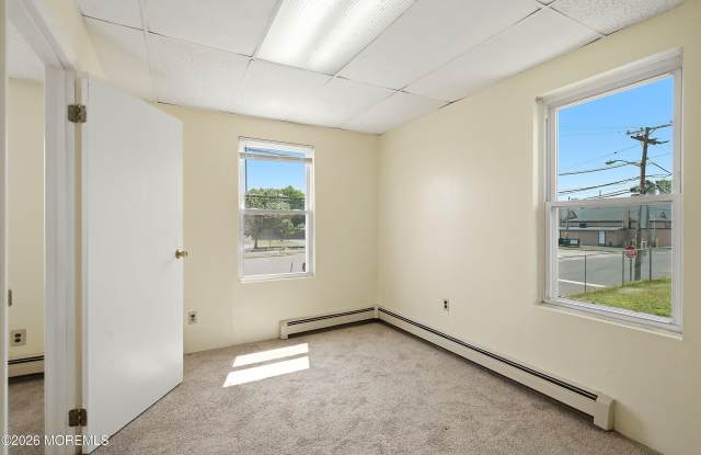 275 Laurence Parkway Gallery 4