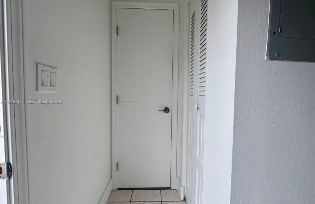 15385 S Dixie Hwy photos photos