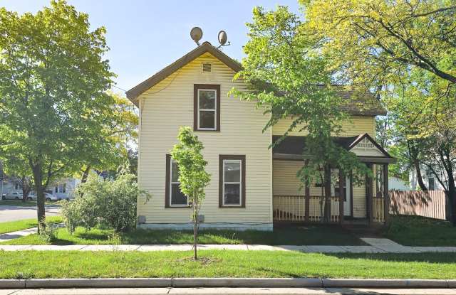 $1500| 4BD 2BA | 417 Marston Ave | Available NOW! photos photos
