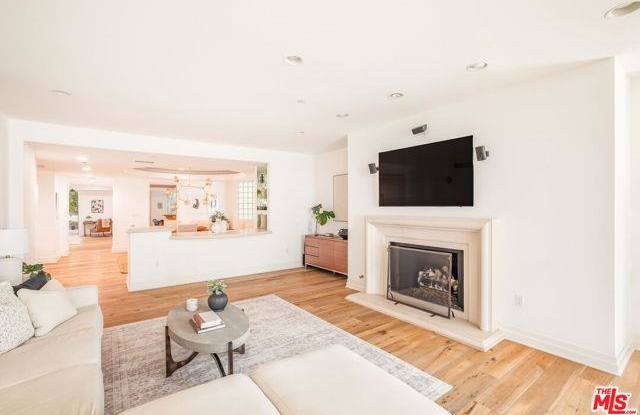 951 Ocean Avenue - 951 Ocean Avenue, Santa Monica, CA 90403