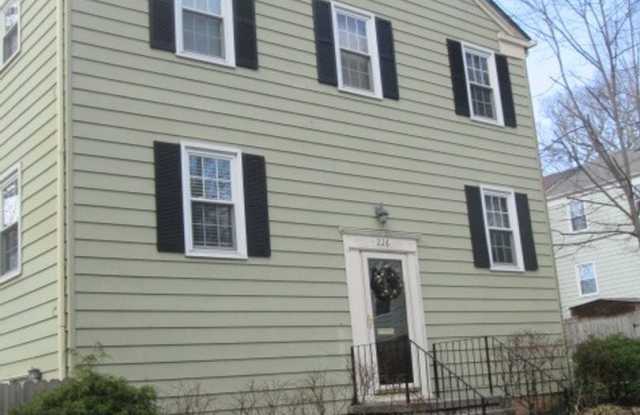 4 Bedroom 3.5 Bath 3 Level, End Unit Townhouse photos photos