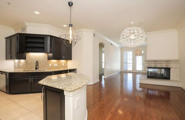 2120 Kipling Gables Gallery 3