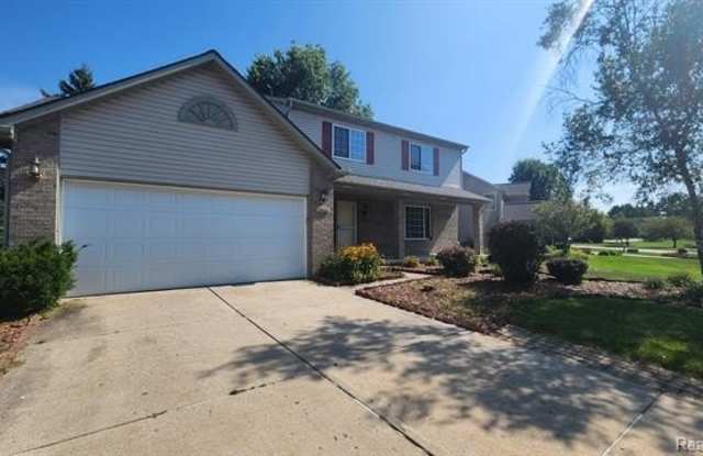 1044 RIDGEVIEW Circle - 1044 Ridgeview Circle, Oakland County, MI 48362