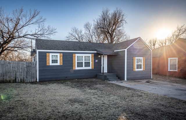 1702 Northwest Euclid Avenue photos photos
