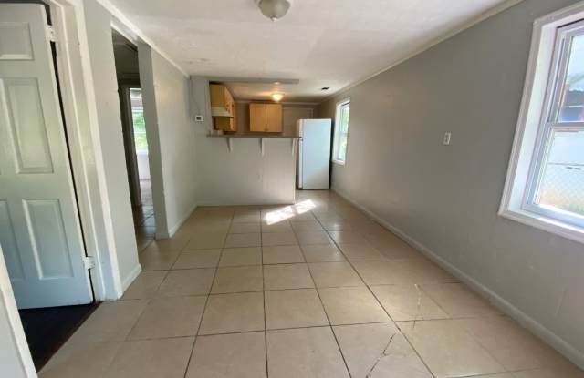 150 W CARVER DR | 2 BED 1 BATH photos photos