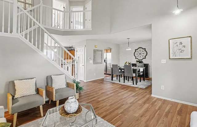 Spacious 3BR House in Denver Gallery 3