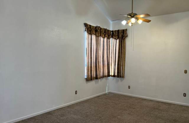 1949 W Summerfield Court Gallery 3