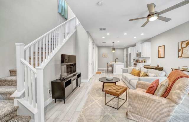 688 Cottonwood Hill Place Gallery 2