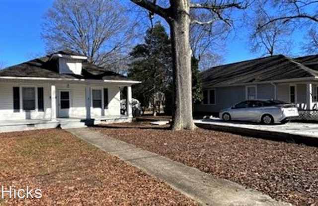 320 Hillandale Street NE Gallery 3