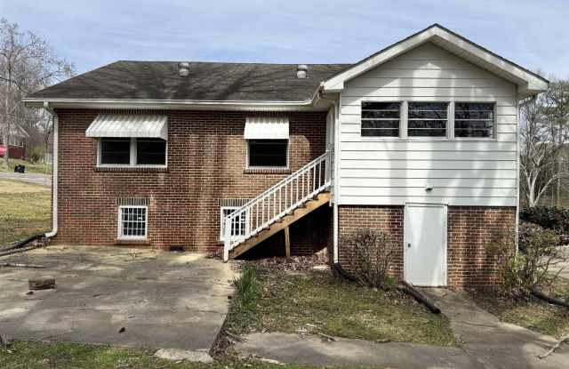 1001 DOVER LANE Gallery 4