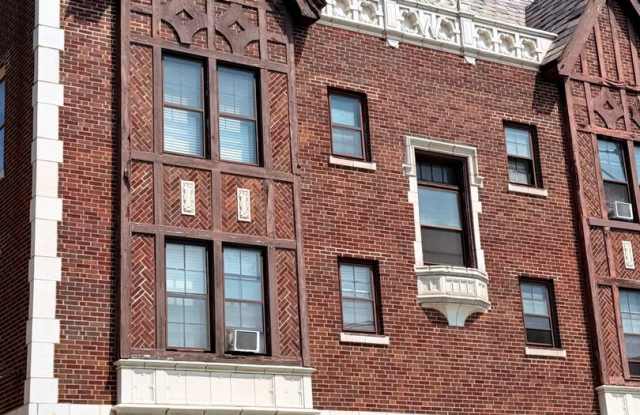 Edgewater Studio with Heat & Cooking Gas Included ~ No Security Deposit ~ Cat Friendly! photos photos