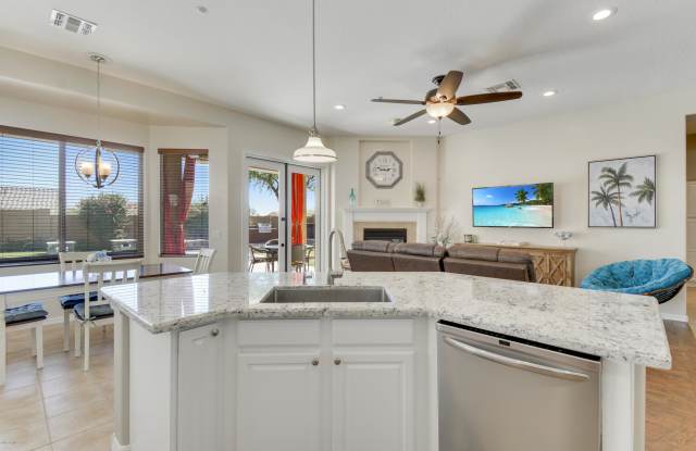 10601 E MEADOWHILL Drive Gallery 2
