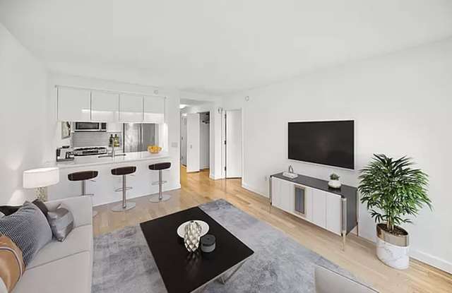 1113 York Ave - 1113 York Avenue, New York City, NY 10022