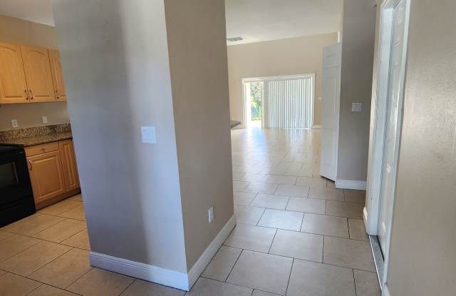 3 Bedroom 2 Bath Lakefront Townhouse photos photos