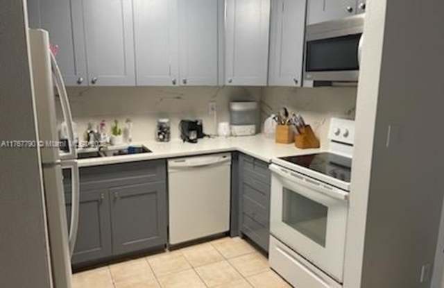 2671 Riverside Dr photos photos
