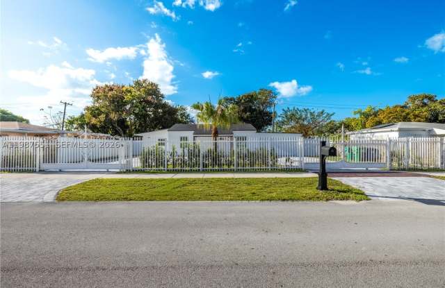 10050 SW 171st St photos photos