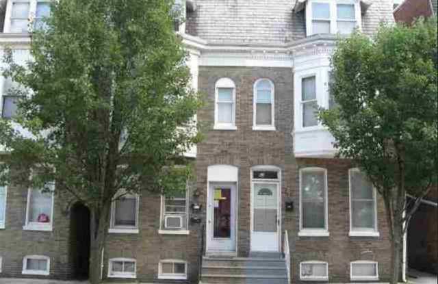 1st Floor 1 Bedroom, Parking-East End of York City! Gallery 1