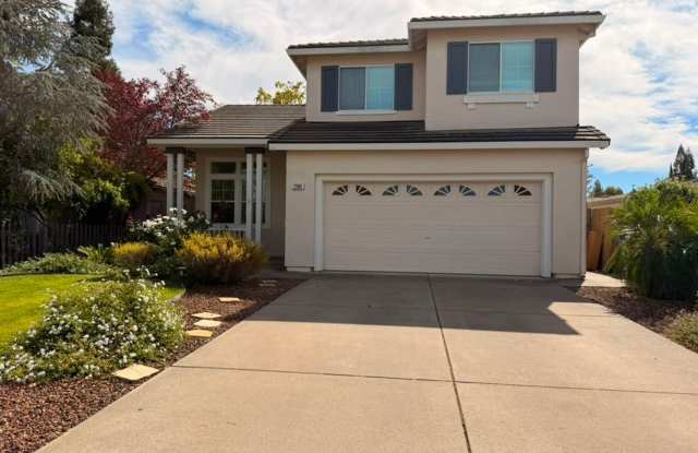 beautifully maintained 3-bedroom, 2.5-bath, 1,800 sq ft in Folsom Gallery 1