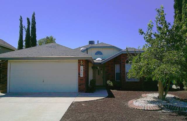 Gorgeous Single Level Westside Home With Refrigerated Air Located In Quiet Cul-De-Sac Street photos photos