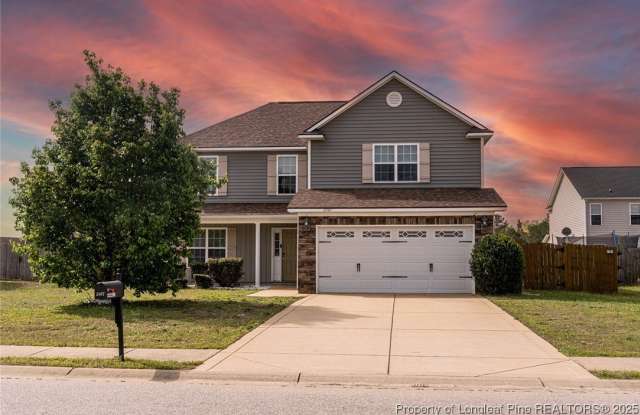 2107 Queen Elizabeth Lane - 2107 Queen Elizabeth Lane, Hope Mills, NC 28348