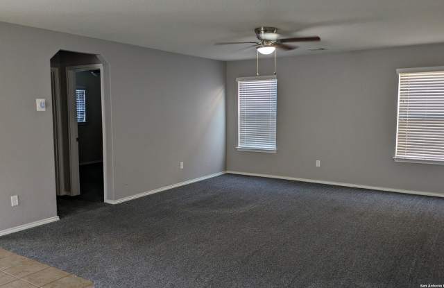 25114 Remington Oaks Gallery 3