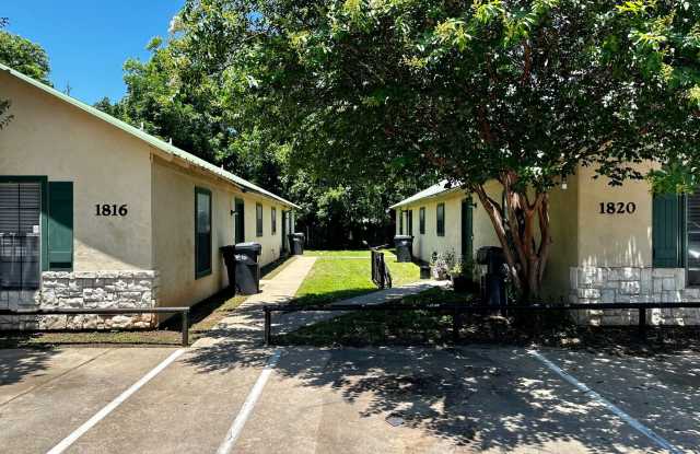 Spacious 1-, 2- and 3-bedroom duplexes at The Legend near Baylor! photos photos