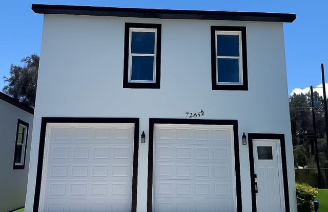 7265 1/2 15th St N photos photos