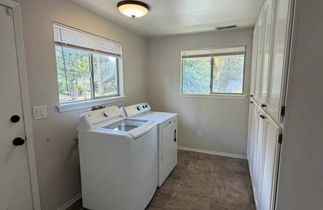 18214 74th Street East Gallery 3