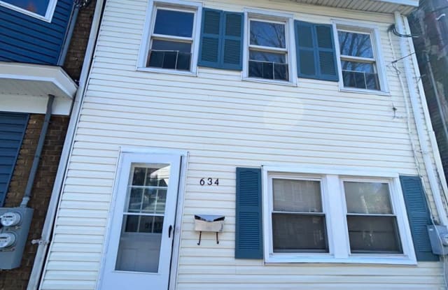 634 Lamberton St - 634 Lamberton Street, Trenton, NJ 08611