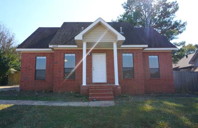 4 Bedroom Home Within Minutes from NEA Hospital photos photos