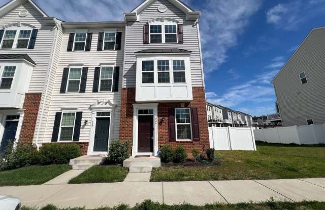 526 RIVER CREST Way Gallery 2