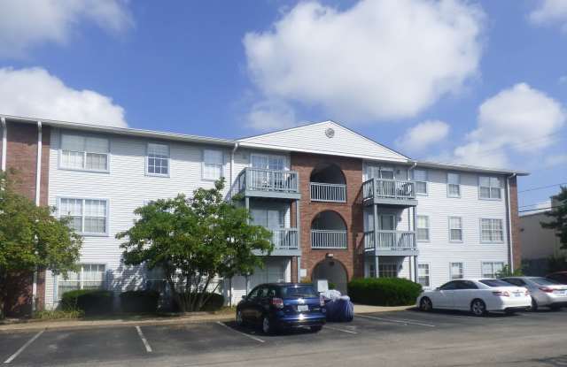 FALL SPECIAL-1/2 Off 2nd Mo! Lovely Condo, Walk to UK Medical Center! W/D, Small Pets Ok! photos photos