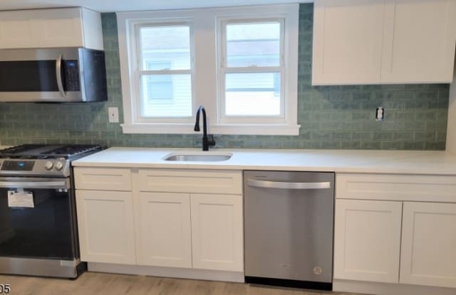 36 Gaston Ave - 36 Gaston Avenue, Raritan, NJ 08869