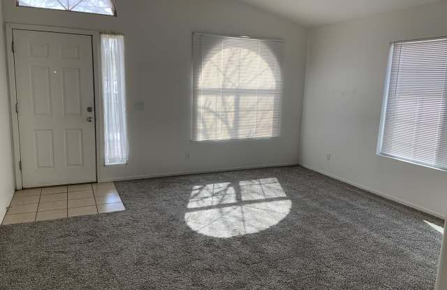 2724 W WAYLAND Drive Gallery 3