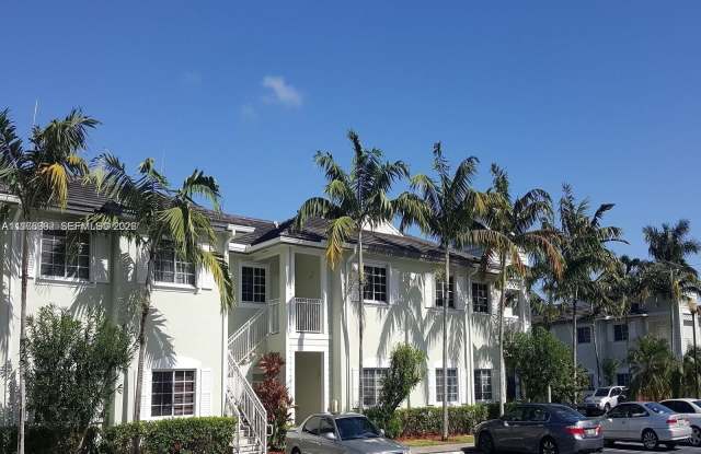 371 NE 26th Ter photos photos