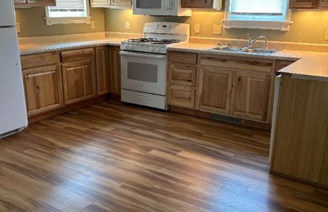 921 5th Ave. S - 921 5th Avenue South, Great Falls, MT 59405