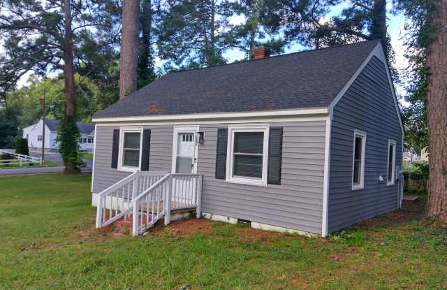 Lovely single family home available in the City of Williamsburg! Available NOW! photos photos