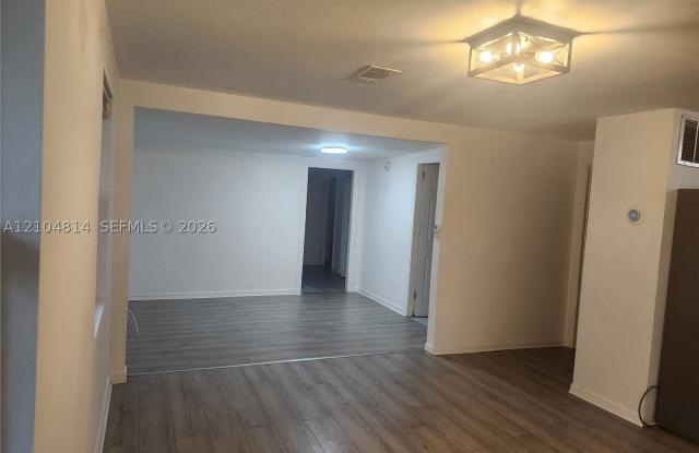 12727 N OLA Gallery 4