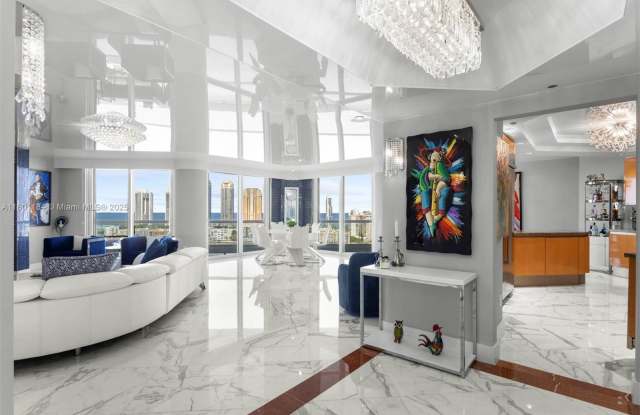 2600 Island Blvd photos photos