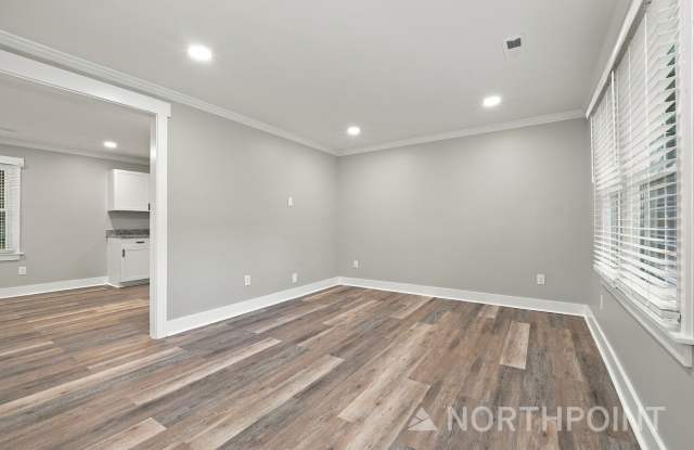 $500 Off First Month! Available for Immediate move in! Recently renovated 3 bed 2 bath Gallery 3