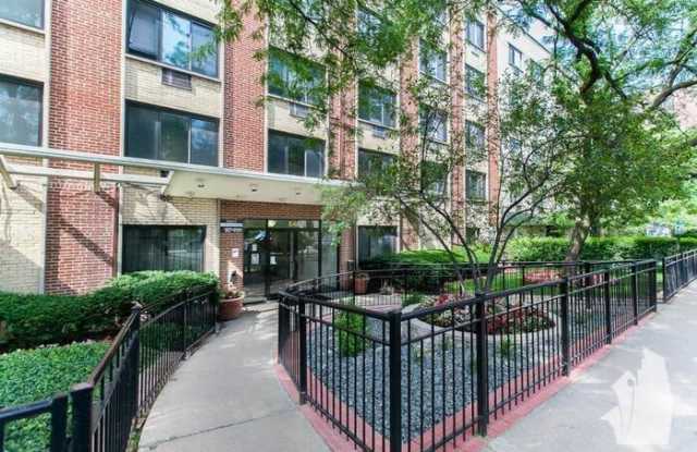 540 West Roscoe Street - 540 West Roscoe Street, Chicago, IL 60657