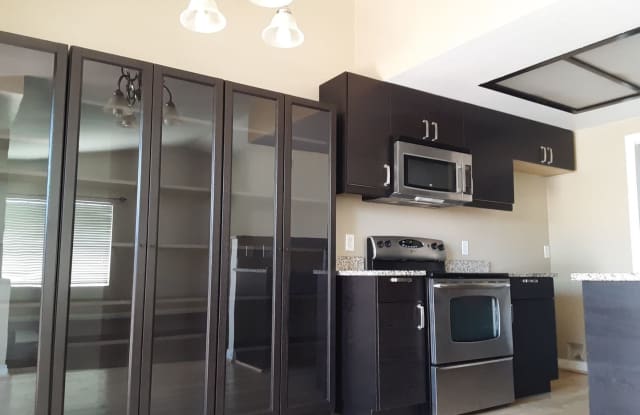255 Riverview Way - 255 Riverview Way, Oceanside, CA 92057