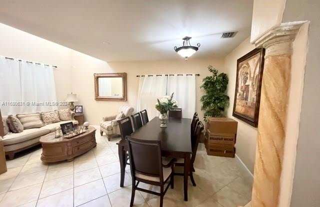 13550 SW 177th Ter Gallery 3