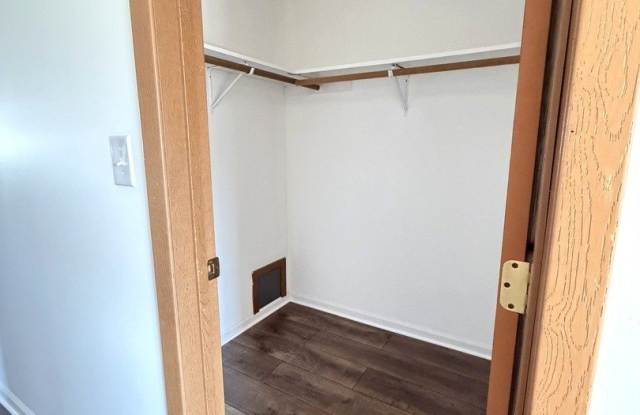 311 Dawn Court Gallery 3