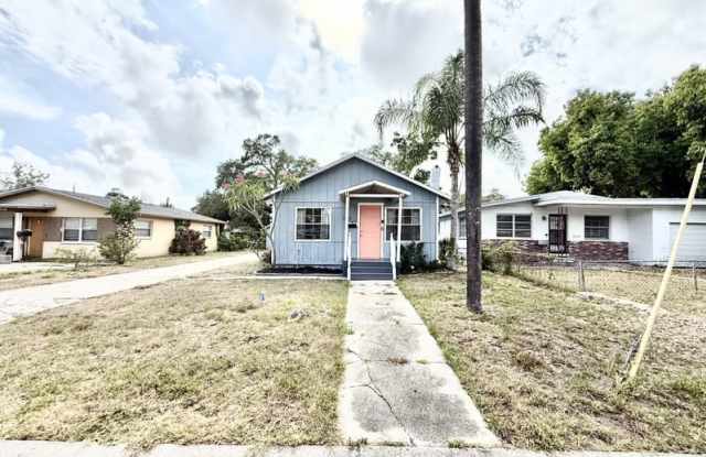 2425 Auburn Street South photos photos